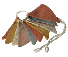 Load image into Gallery viewer, Garland | Multi