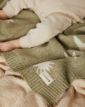 Load image into Gallery viewer, Cozmo Matcha Moon Star Blanket