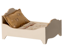 Load image into Gallery viewer, Mouse Bed | Off White