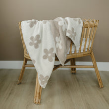 Load image into Gallery viewer, Plush Blanket | Taupe Daisy