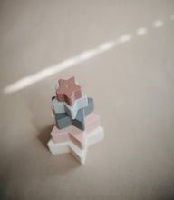 Load image into Gallery viewer, Nesting Stars Toy