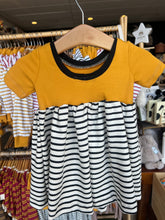 Load image into Gallery viewer, Short Sleeve Dress | Iowa
