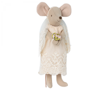 Load image into Gallery viewer, Wedding Mice | Couple in Box
