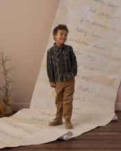 Load image into Gallery viewer, Pocketed Flannel Shirt | Holiday Plaid
