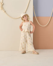 Load image into Gallery viewer, Kayli Set | Embroidered Daisies
