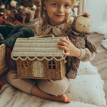 Load image into Gallery viewer, Rattan Gingerbread Casa Clutch
