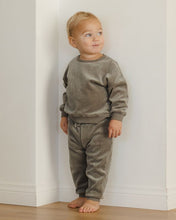 Load image into Gallery viewer, Velour Relaxed Sweatshirt | Forest
