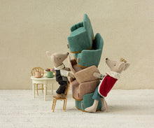 Load image into Gallery viewer, King Mouse | Dad
