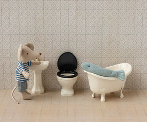 Mouse Water Closet