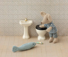 Load image into Gallery viewer, Mouse Bathroom Sink | Off White
