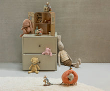 Load image into Gallery viewer, Pumpkin Mouse Carriage
