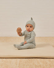 Load image into Gallery viewer, Waffle Knotted Baby Hat | Sky
