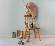 Load image into Gallery viewer, Wedding Mice Couple in Box | Mum &amp; Dad
