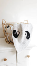 Load image into Gallery viewer, Plush Blanket | Black &amp; White Yin Yang
